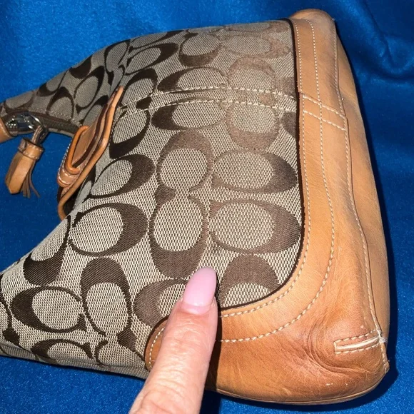 Coach Hampton Hobo Bag Y2K-era from 2004 - Picture 8 of 16